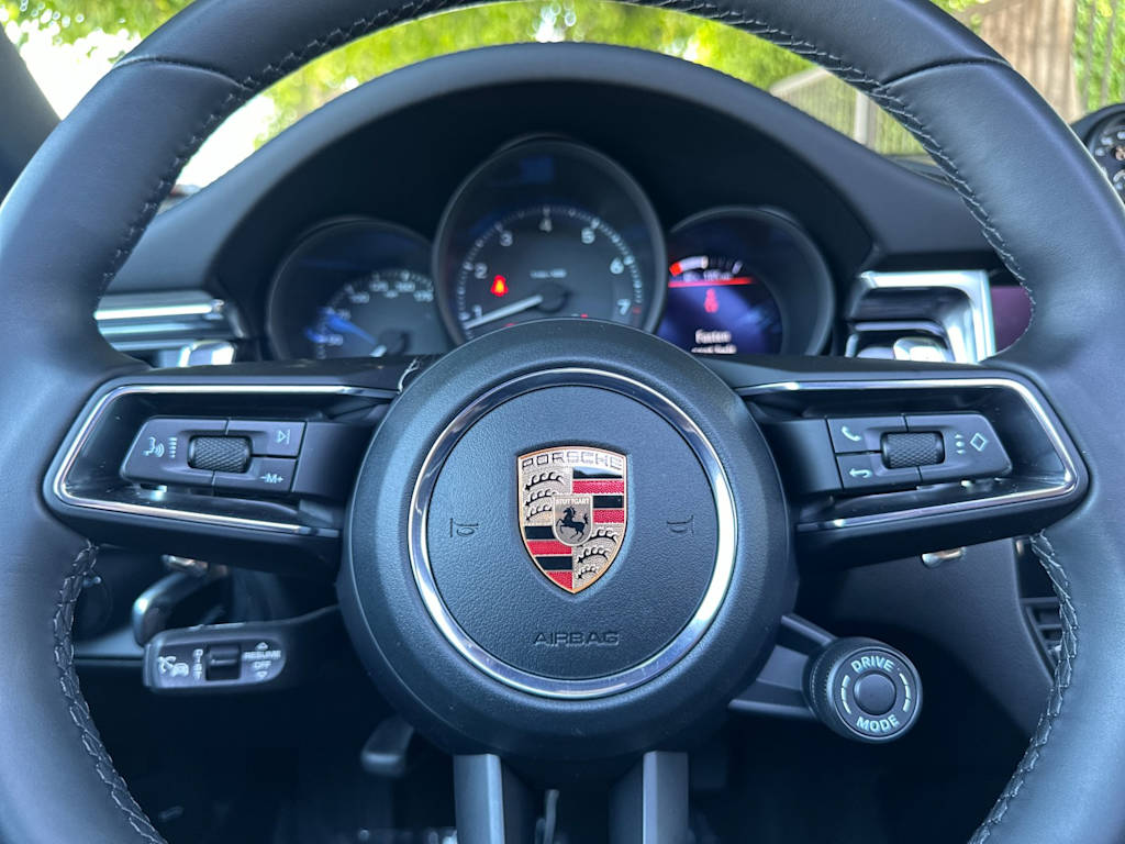 Thumbnail: 2026 Porsche Macan - 14