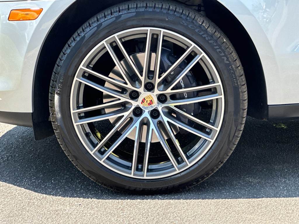 Thumbnail: 2026 Porsche Macan - 8