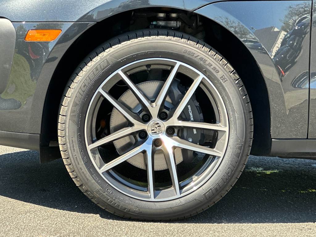 Thumbnail: 2026 Porsche Macan - 8