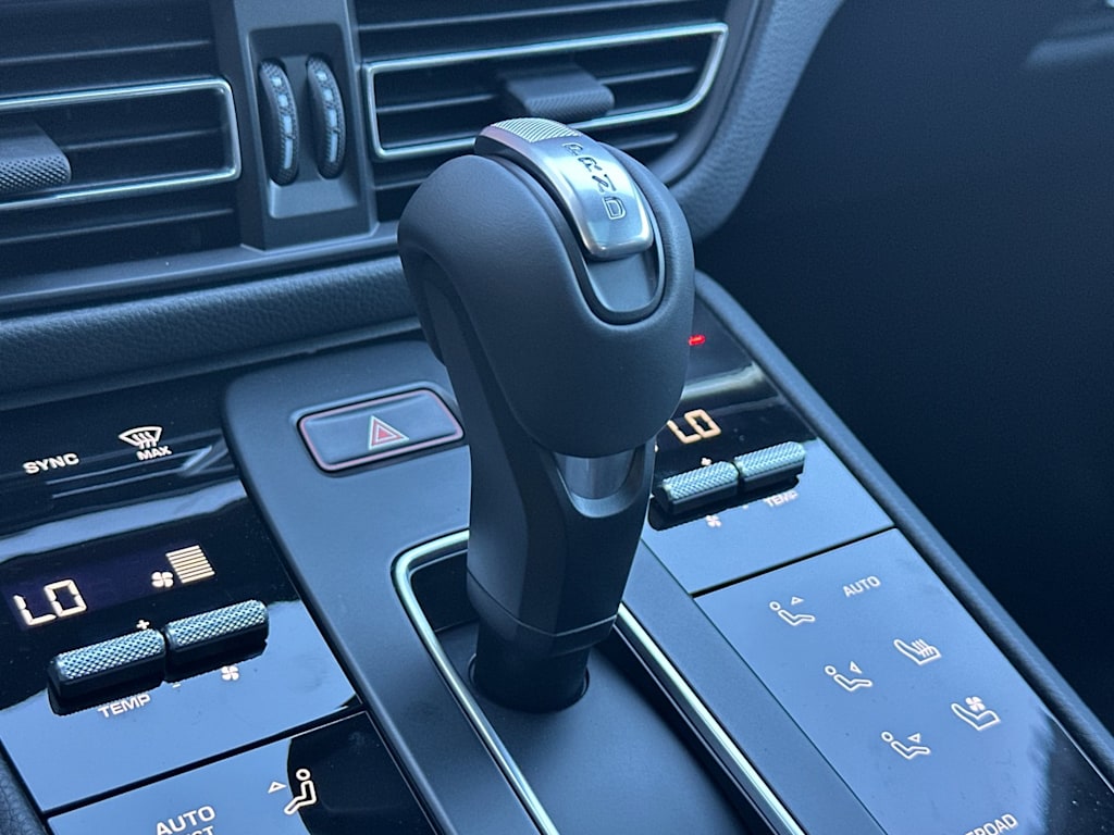 Thumbnail: 2026 Porsche Macan - 29