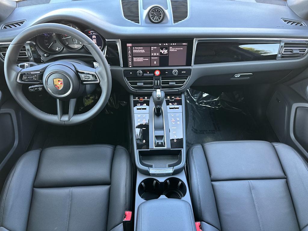 Thumbnail: 2026 Porsche Macan - 2