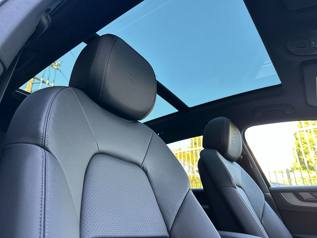 Thumbnail: 2025 Porsche Cayenne - 24