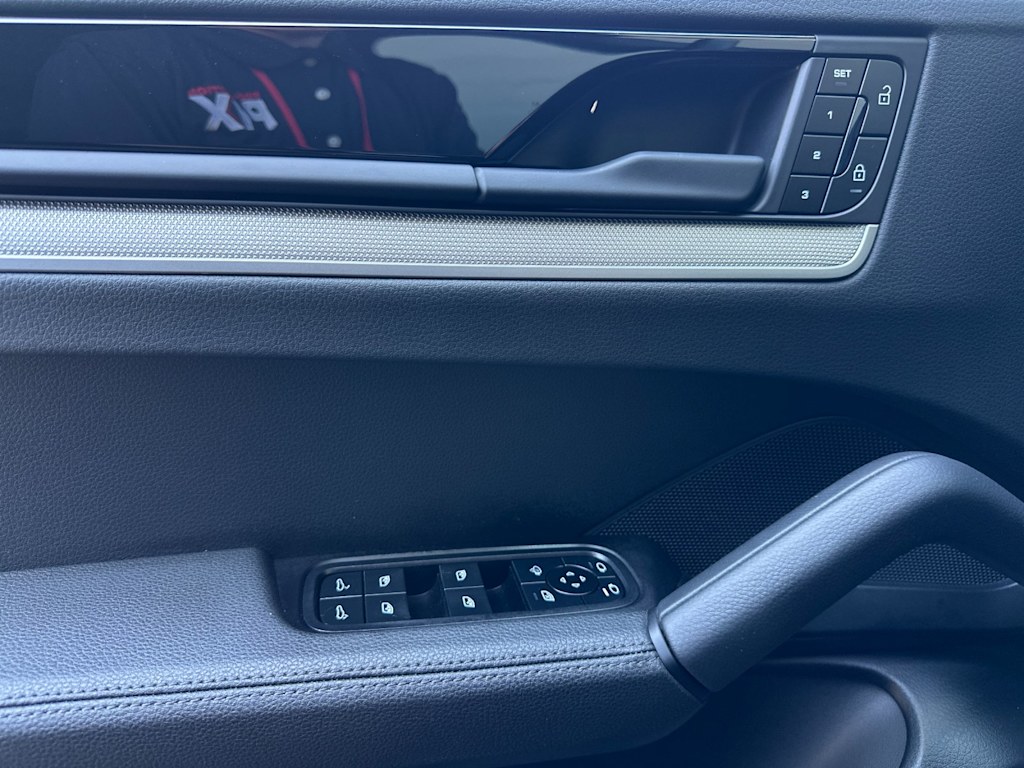 Thumbnail: 2025 Porsche Cayenne - 21