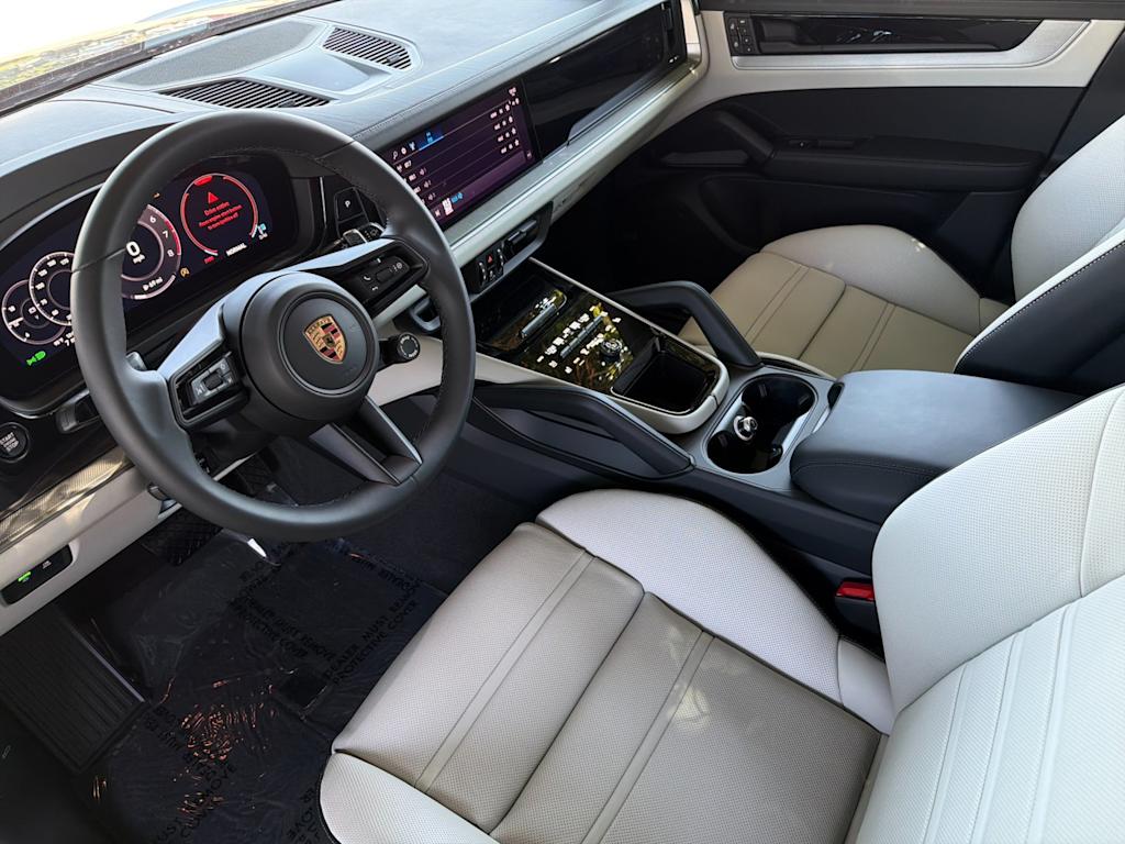 Thumbnail: 2026 Porsche Cayenne - 2