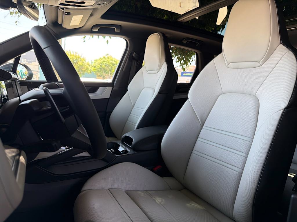 Thumbnail: 2026 Porsche Cayenne - 10