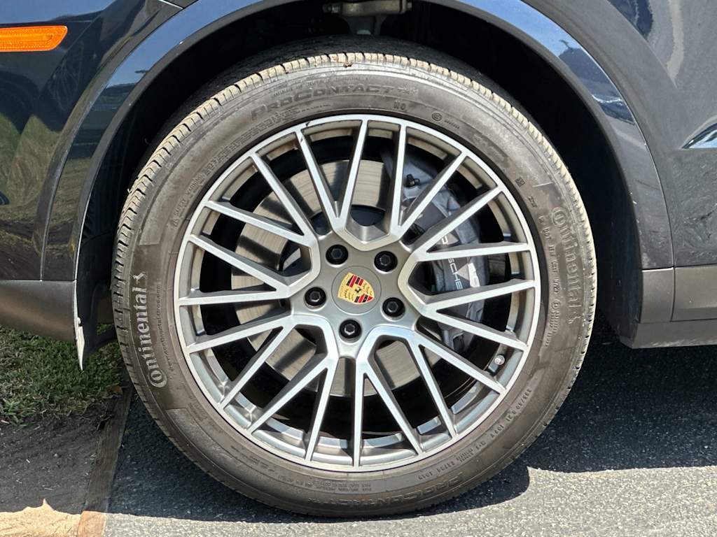 Thumbnail: 2023 Porsche Cayenne - 8