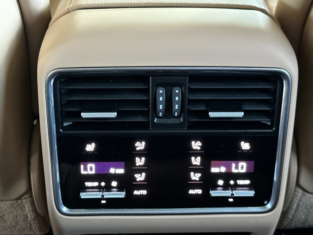 Thumbnail: 2023 Porsche Cayenne - 23
