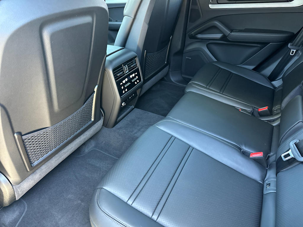Thumbnail: 2026 Porsche Cayenne - 11