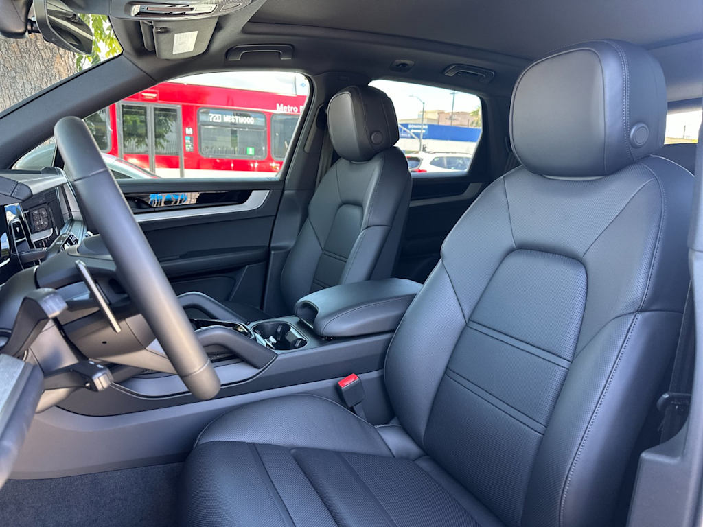 Thumbnail: 2026 Porsche Cayenne - 10