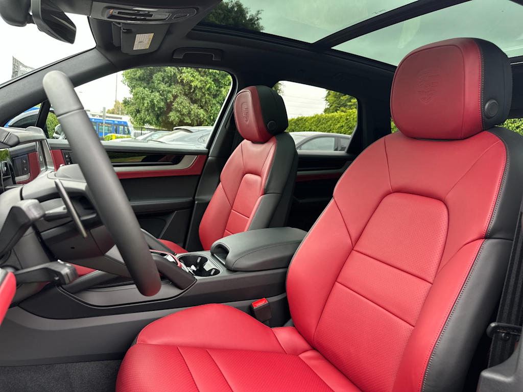 Thumbnail: 2026 Porsche Cayenne - 10