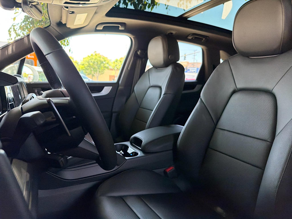 Thumbnail: 2026 Porsche Cayenne - 10