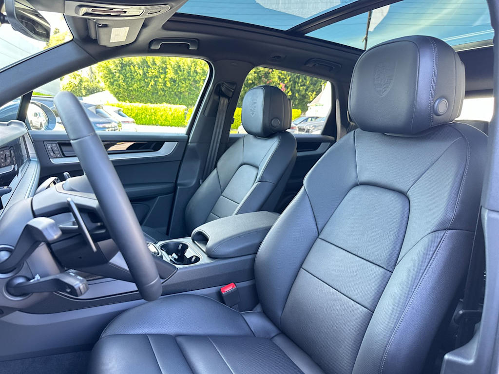 Thumbnail: 2026 Porsche Cayenne - 11