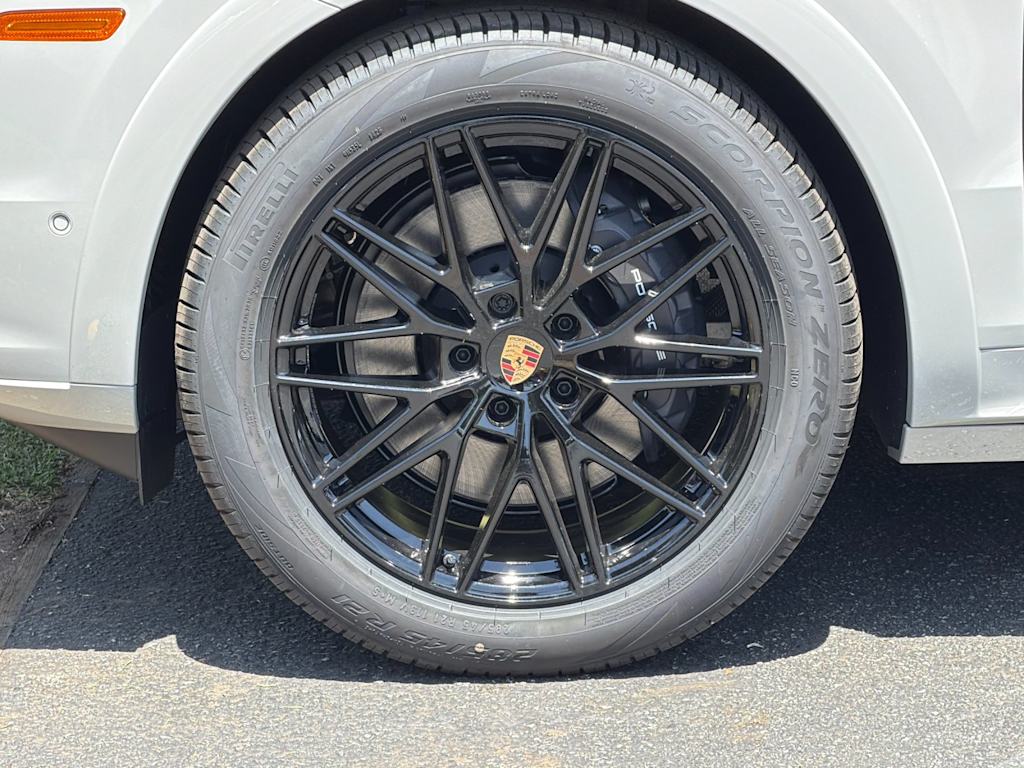 Thumbnail: 2026 Porsche Cayenne - 8