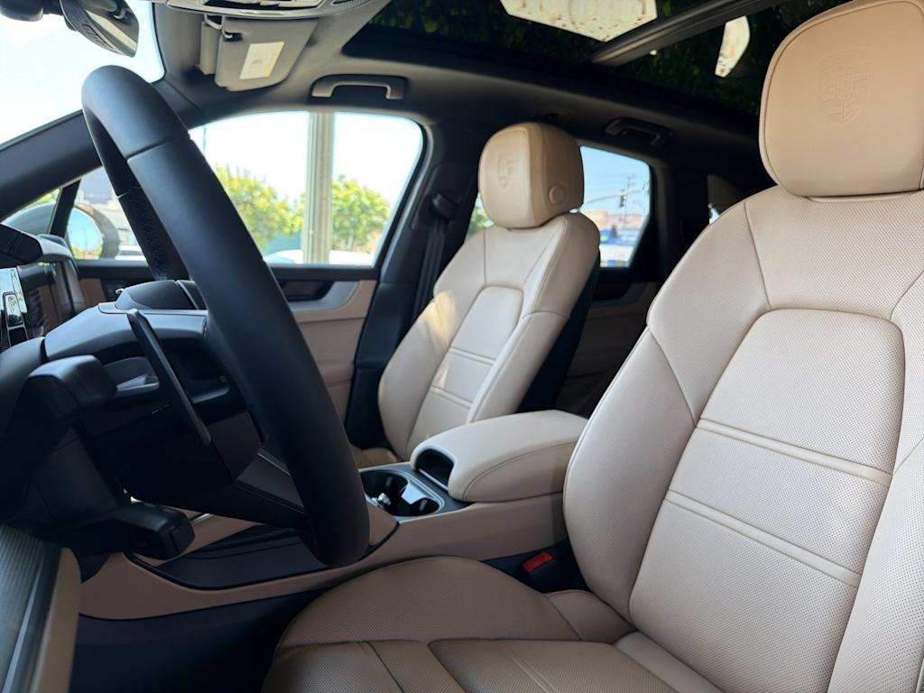 Thumbnail: 2026 Porsche Cayenne - 10