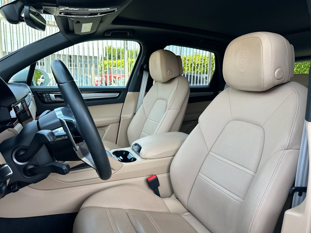 Thumbnail: 2023 Porsche Cayenne - 11