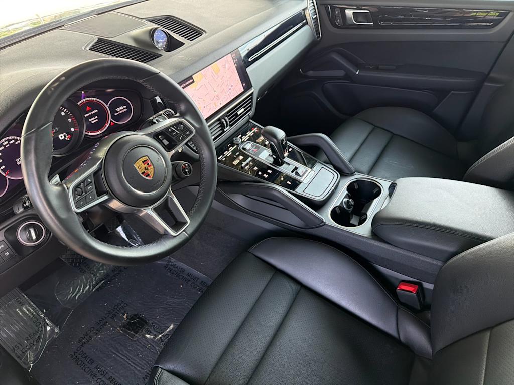 Thumbnail: 2023 Porsche Cayenne - 2