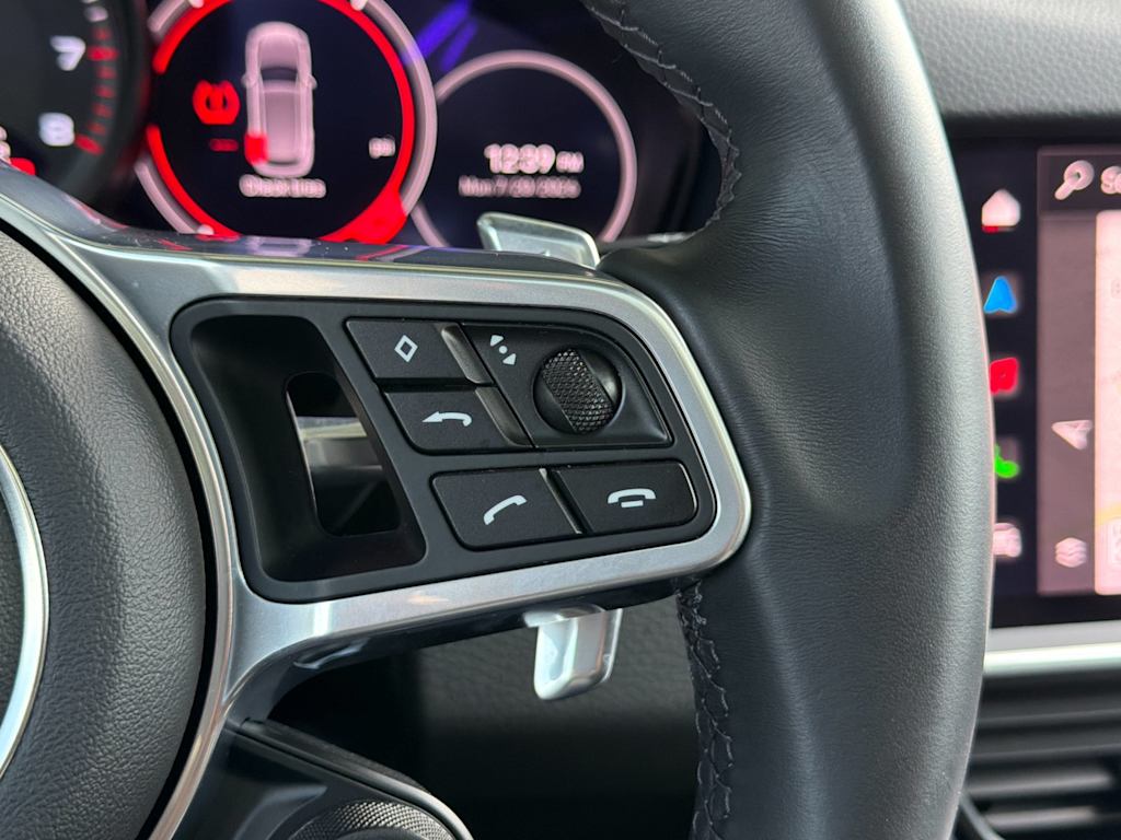 Thumbnail: 2023 Porsche Cayenne - 31