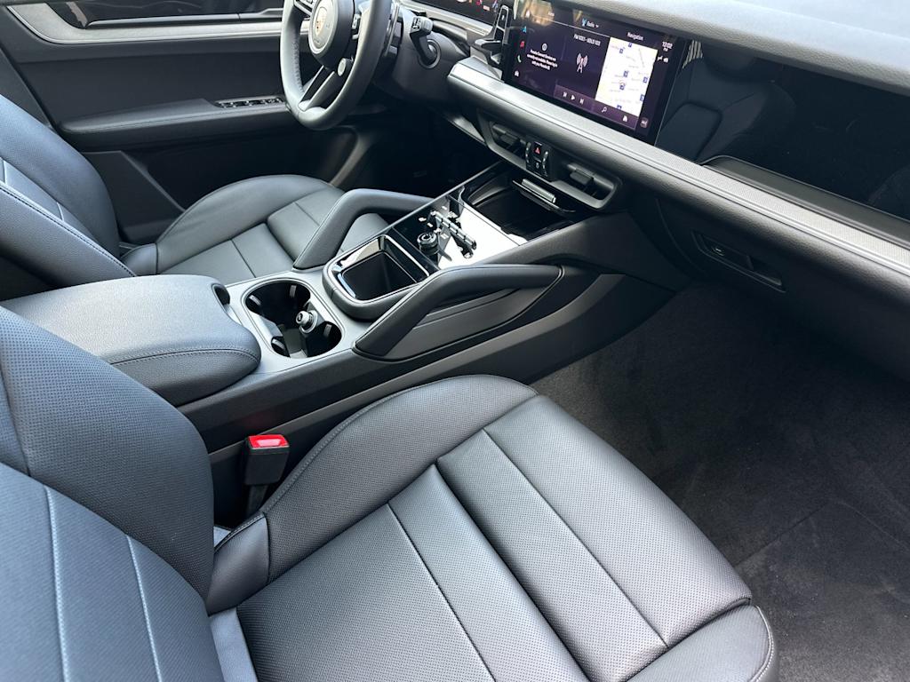 Thumbnail: 2026 Porsche Cayenne - 13