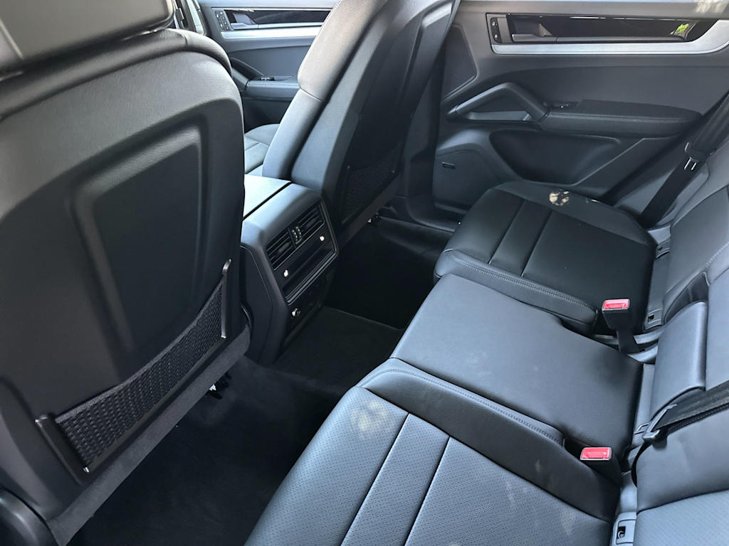 Thumbnail: 2026 Porsche Cayenne - 10