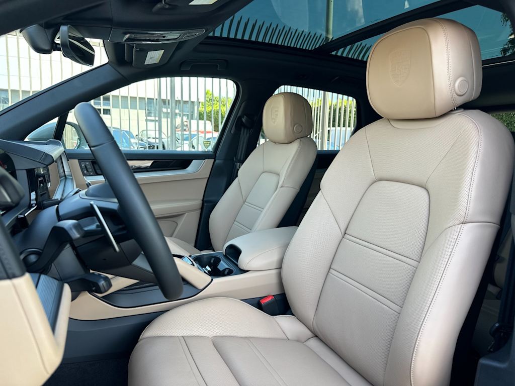 Thumbnail: 2026 Porsche Cayenne - 11