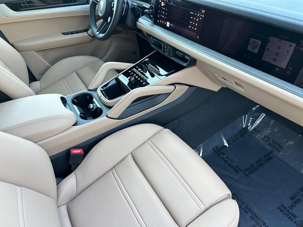 Thumbnail: 2026 Porsche Cayenne - 13