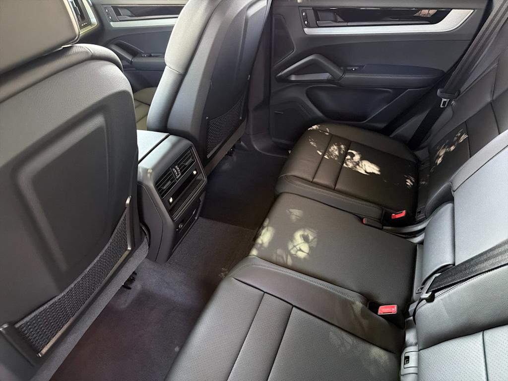 Thumbnail: 2026 Porsche Cayenne - 11