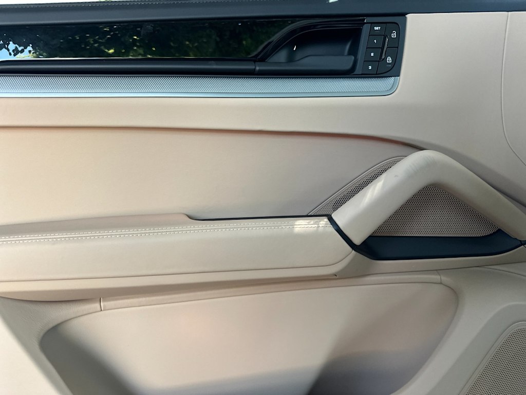Thumbnail: 2026 Porsche Cayenne - 23