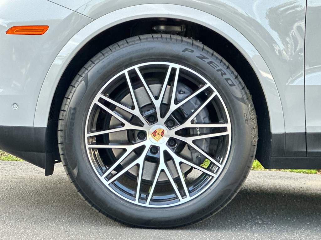 Thumbnail: 2025 Porsche Cayenne - 8
