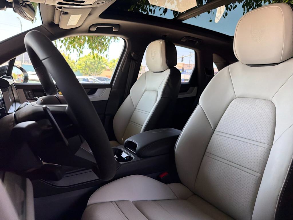 Thumbnail: 2026 Porsche Cayenne - 10