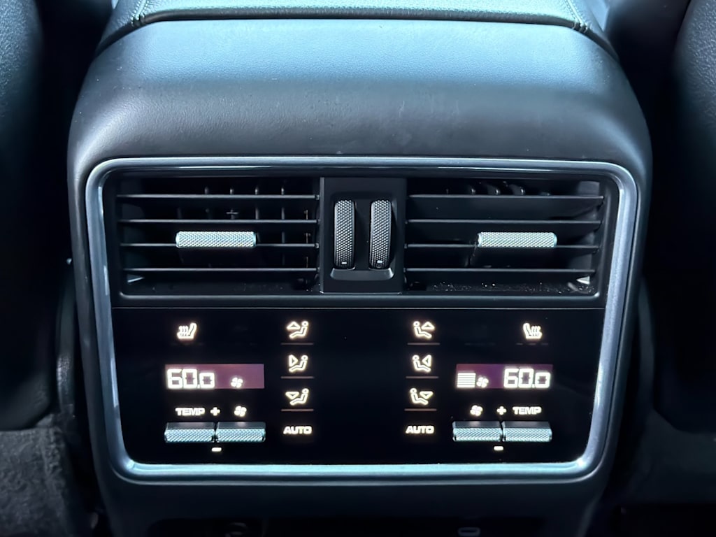Thumbnail: 2023 Porsche Cayenne - 22
