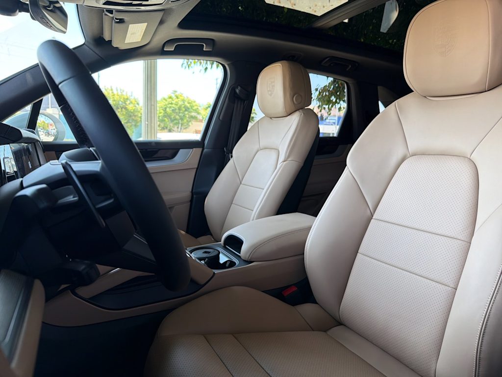 Thumbnail: 2026 Porsche Cayenne - 10