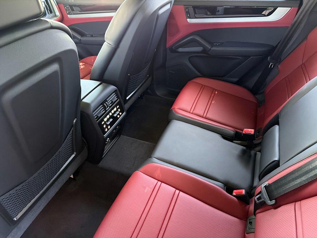Thumbnail: 2026 Porsche Cayenne - 11