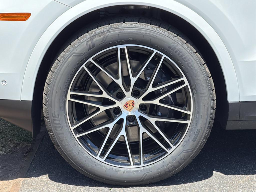 Thumbnail: 2026 Porsche Cayenne - 8