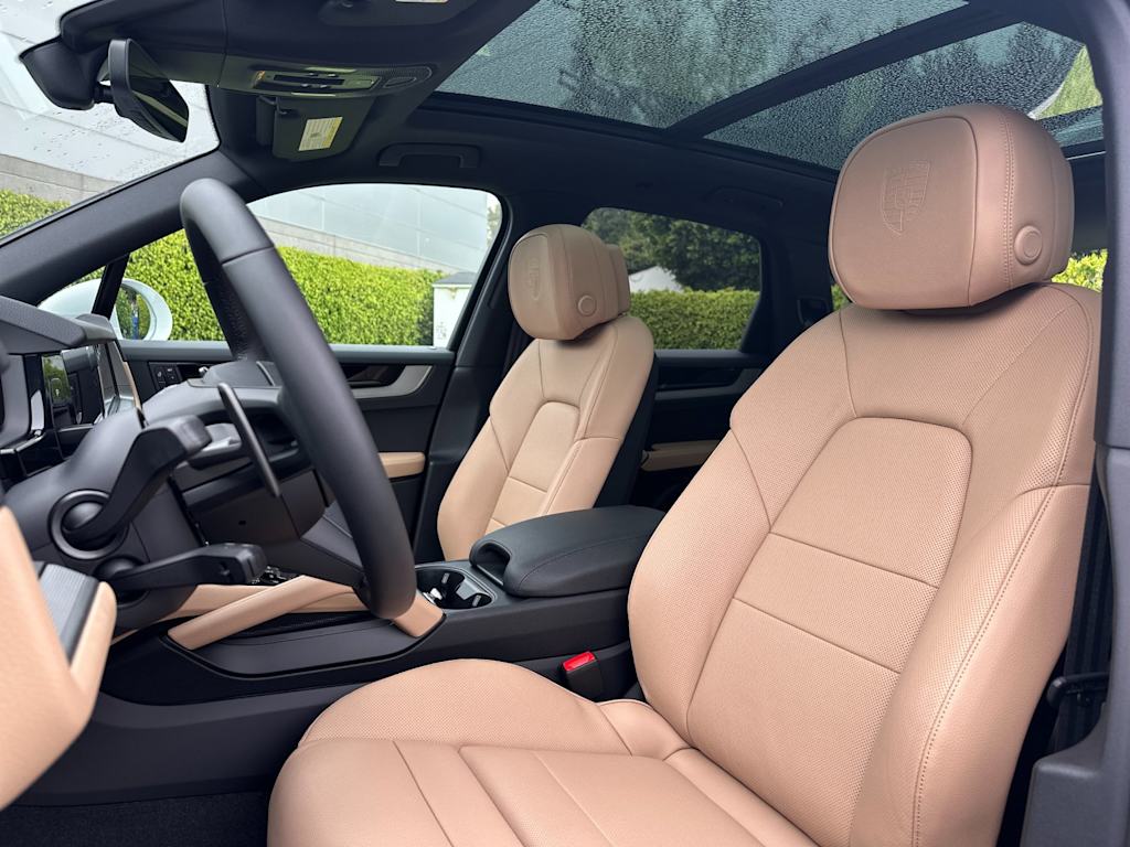 Thumbnail: 2026 Porsche Cayenne - 10