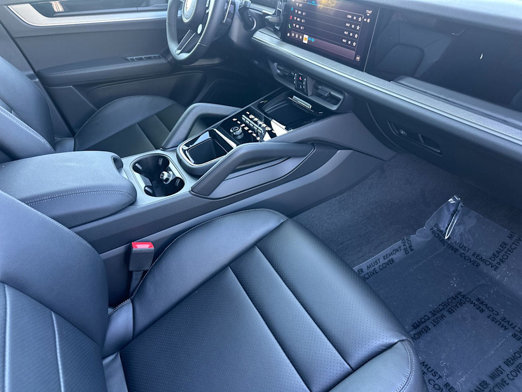 Thumbnail: 2026 Porsche Cayenne - 25