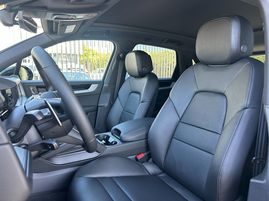 Thumbnail: 2026 Porsche Cayenne - 9