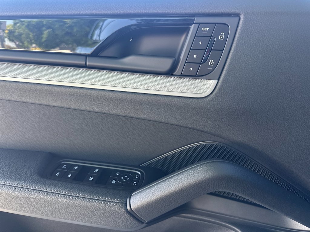 Thumbnail: 2026 Porsche Cayenne - 23