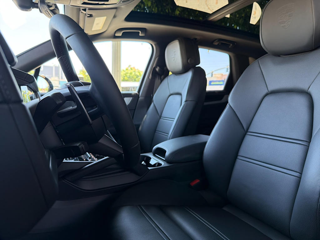 Thumbnail: 2026 Porsche Cayenne - 10