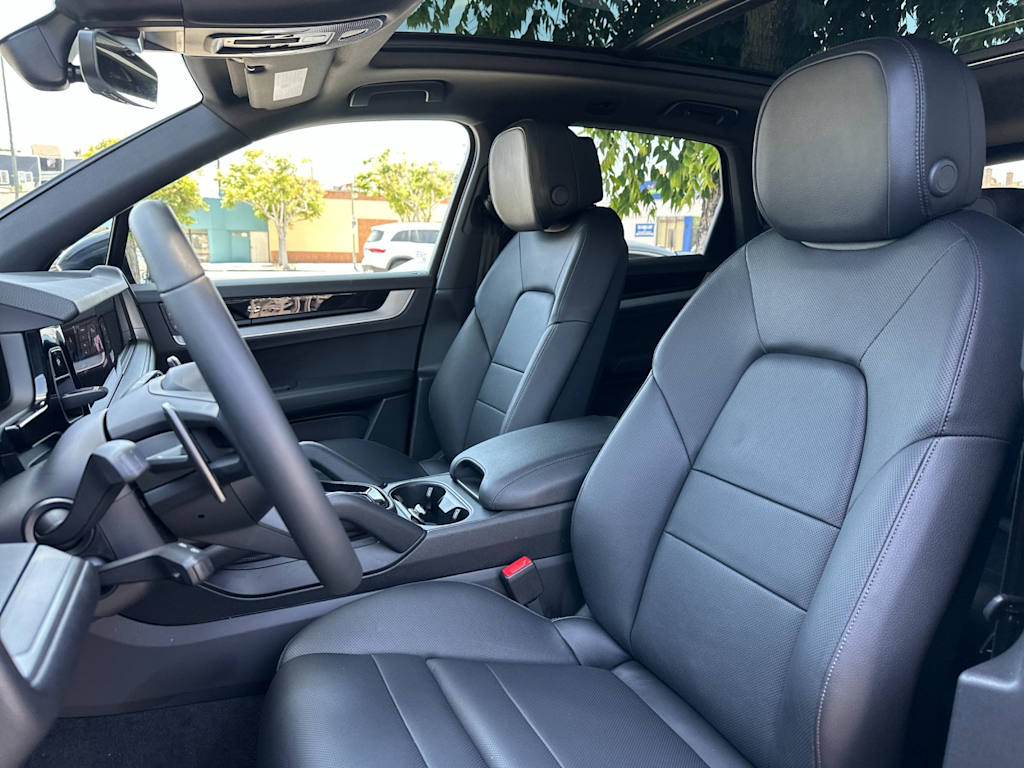 Thumbnail: 2026 Porsche Cayenne - 10
