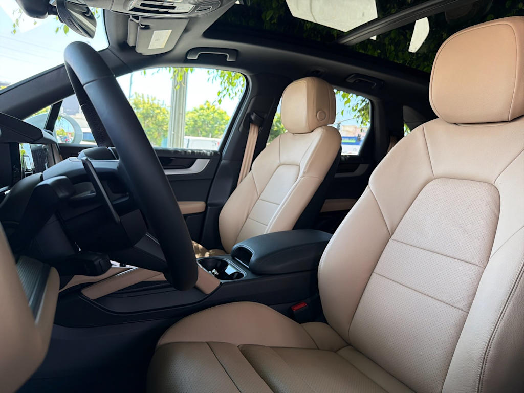 Thumbnail: 2026 Porsche Cayenne - 10