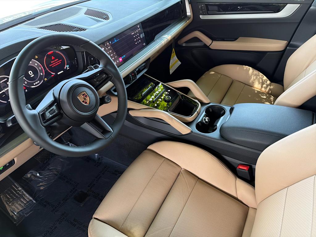 Thumbnail: 2026 Porsche Cayenne - 2