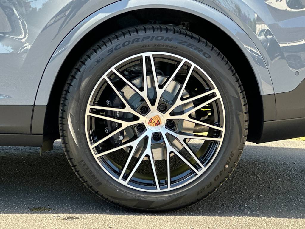 Thumbnail: 2026 Porsche Cayenne - 8