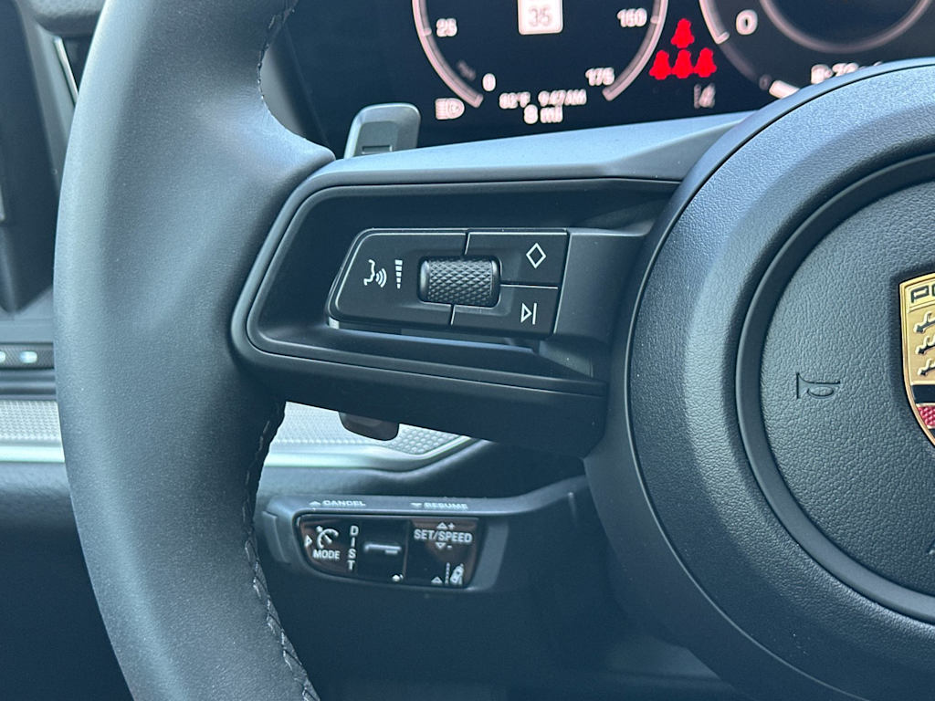 Thumbnail: 2026 Porsche Cayenne - 30