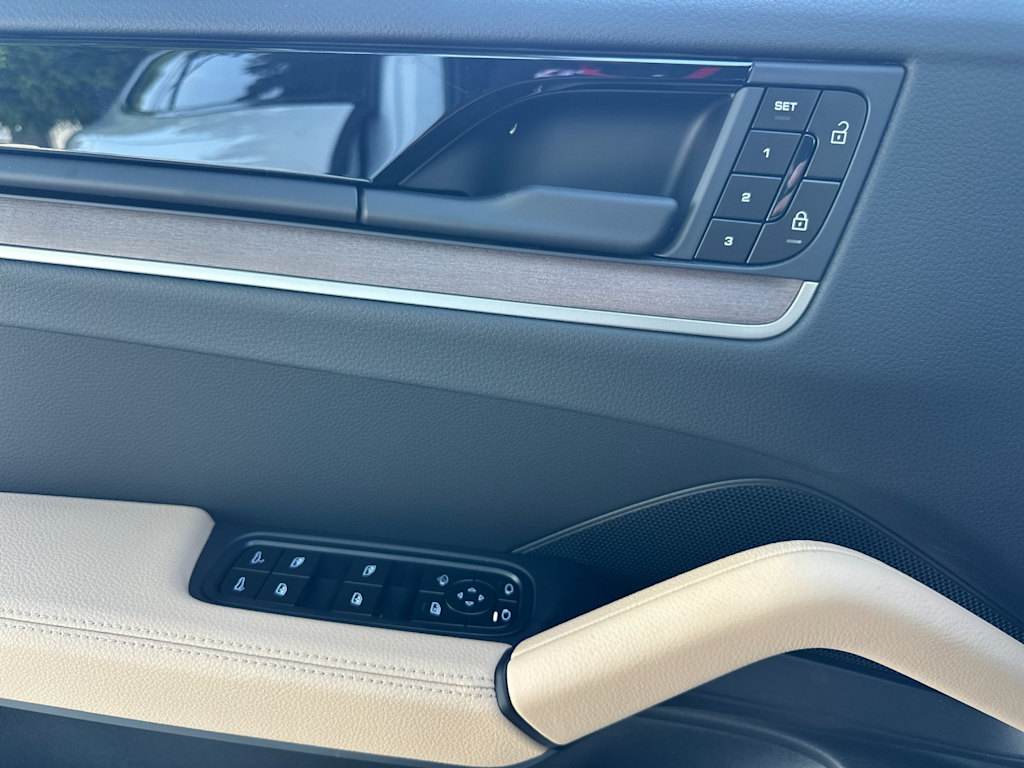 Thumbnail: 2026 Porsche Cayenne - 21