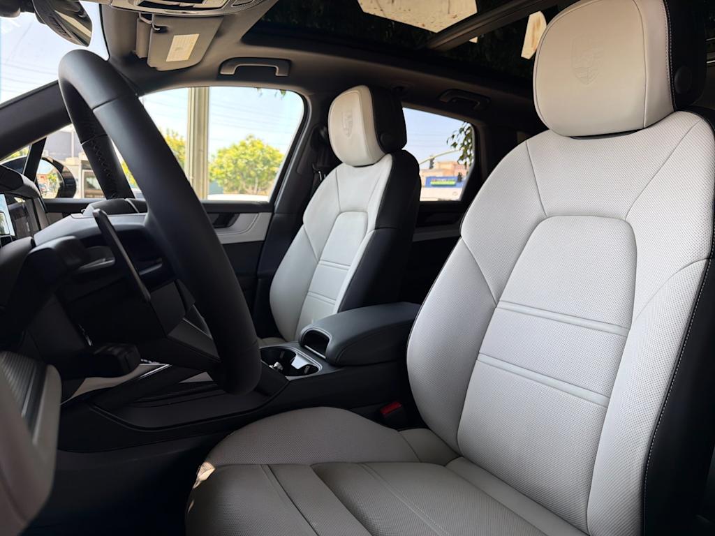 Thumbnail: 2026 Porsche Cayenne - 10