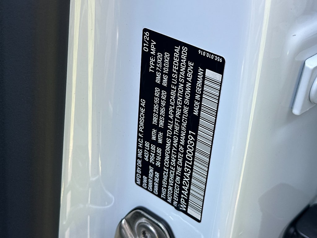 Thumbnail: 2026 Porsche Macan - 19