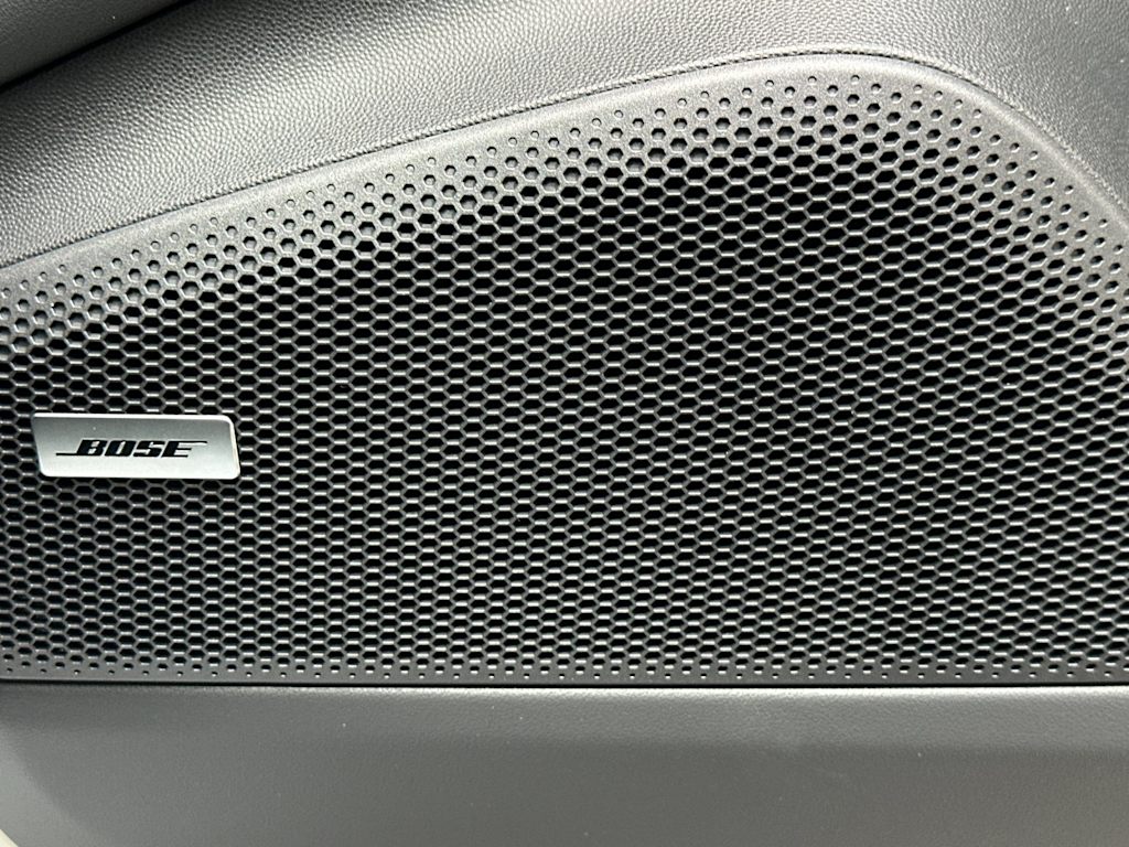 Thumbnail: 2026 Porsche Macan - 26