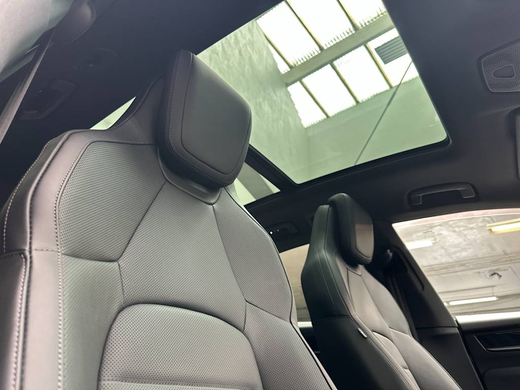 Thumbnail: 2026 Porsche Macan - 11