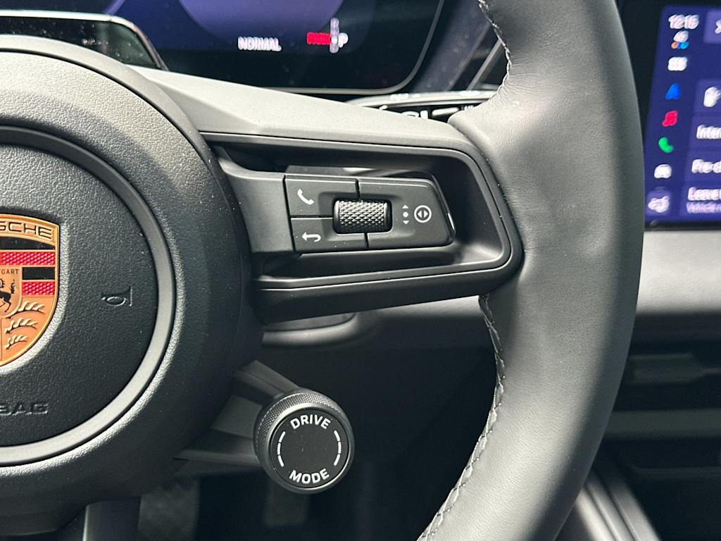 Thumbnail: 2026 Porsche Macan - 33