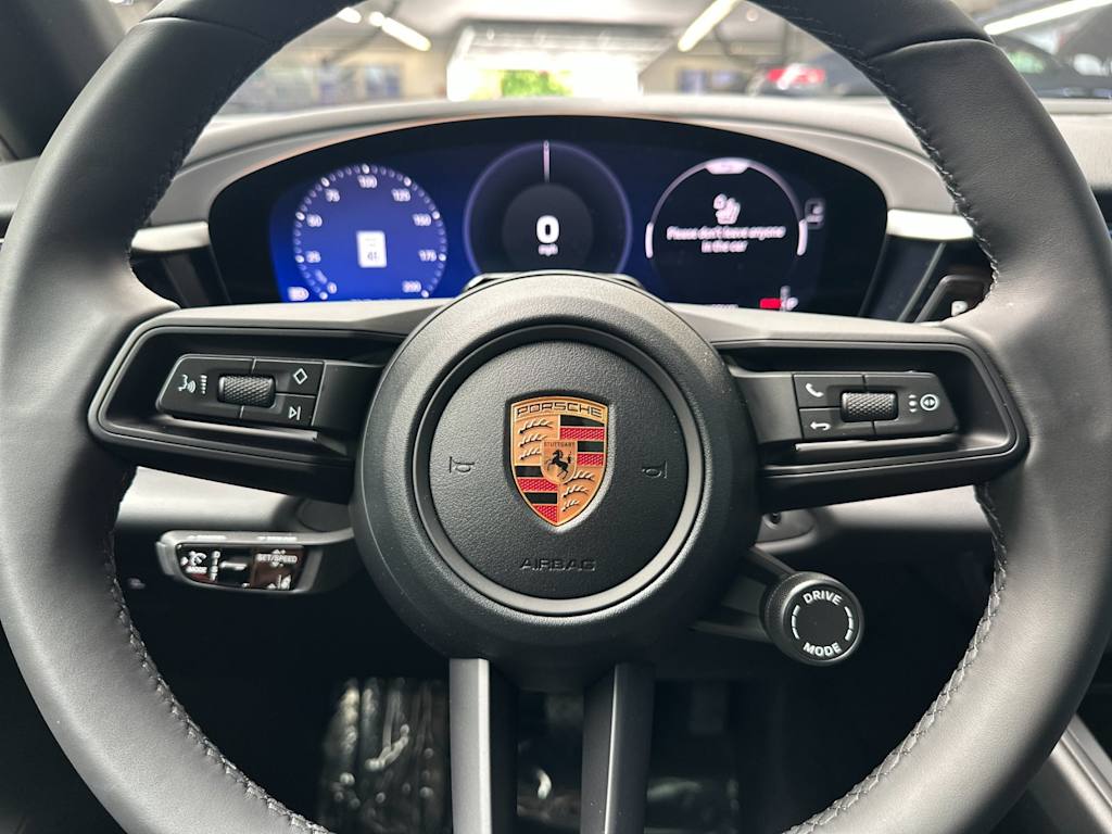 Thumbnail: 2026 Porsche Macan - 31